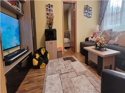 Apartament 3 camere etajul 2/4 langa spitalul din Onesti