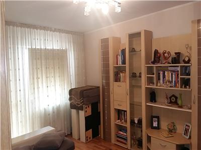 Apartament cu 2 camere, etajul 3 , mobilat si utilat