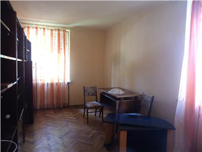 VANDUT !!! Apartament 2 camere in fata scolii nr 9,Centrala proprie