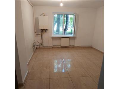 VANDUT !!! Apartament 3 camere zona Mal, parter cu balcon de 6 metri